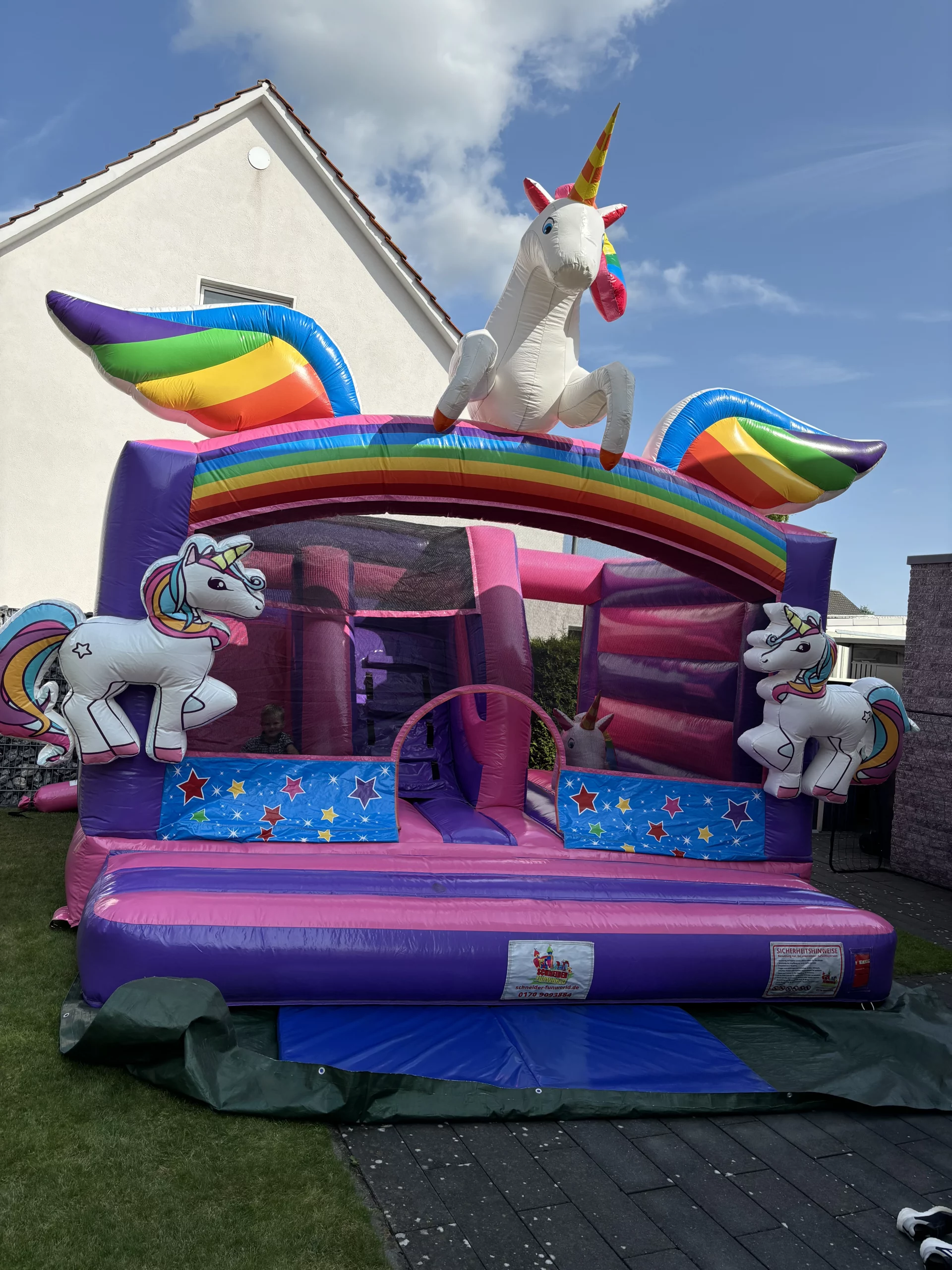 Hüpfburg Einhorn (Vermietung) Sassenberg – schnell aufgebaut, sofort einsatzbereit