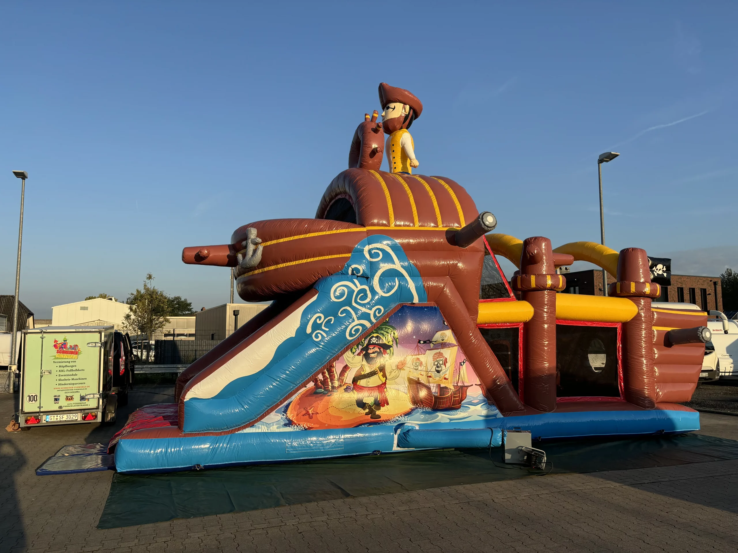 Piratenboot Hindernisparcours – Seitenperspektive – ideal für Wettläufe & Parcours-Spiele