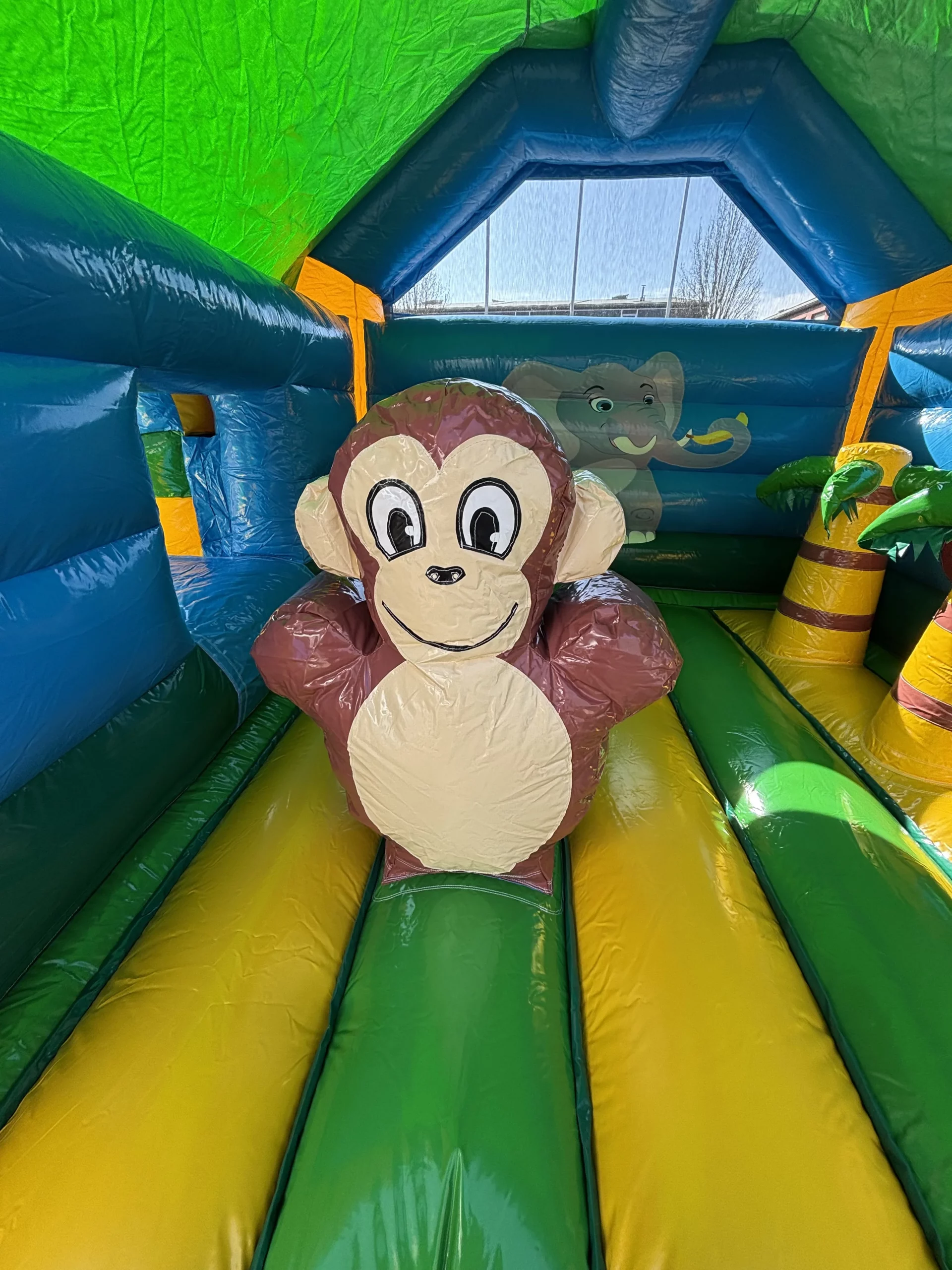 XXL Gorilla Hüpfburg – Front – Versmold & Umgebung