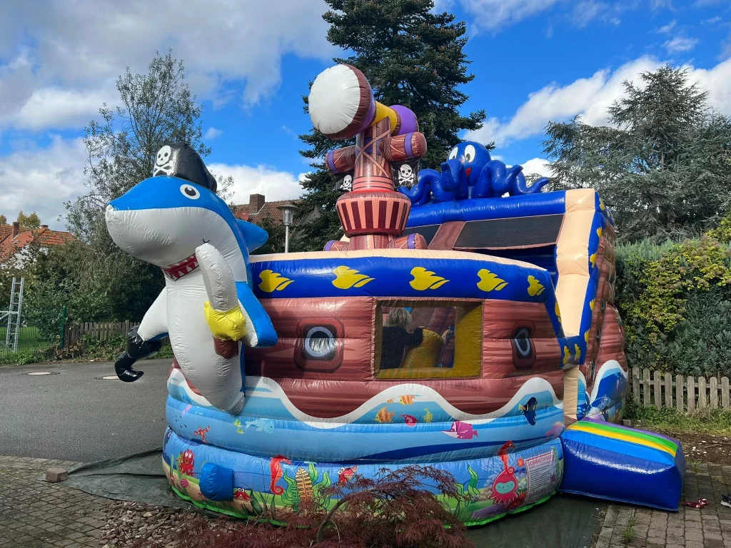 Hüpfburg bei Kindergeburtstag in Dissen a. T. W.