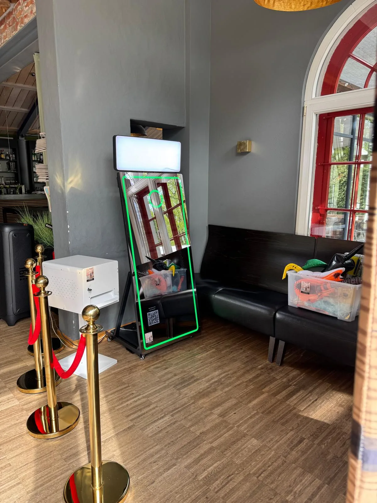 Magic Mirror Fotospiegel im Eventbereich mit LED-Rahmen